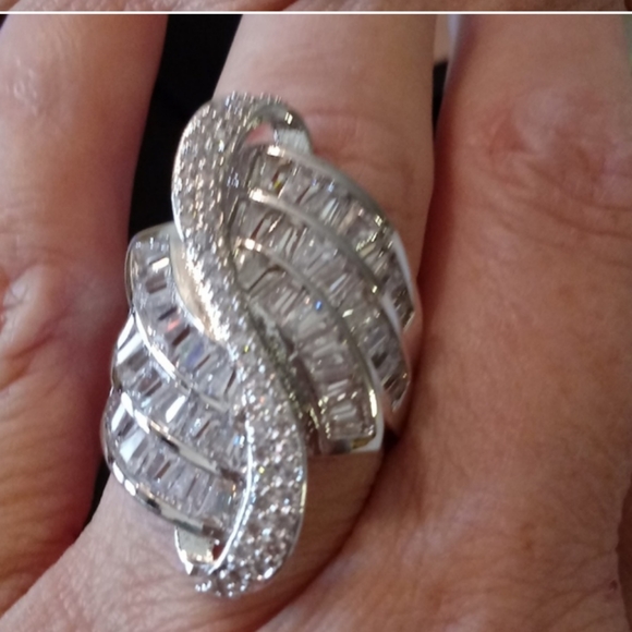 New cz. Statement sterling silver ring - Picture 5 of 11